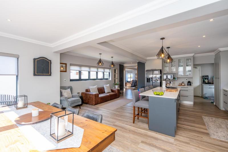 4 Bedroom Property for Sale in Calypso Beach Western Cape